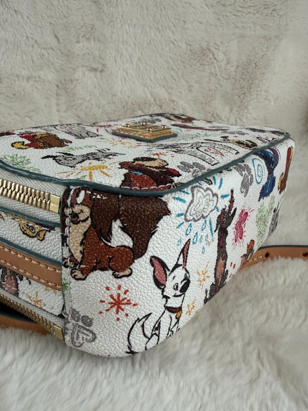 DOONEY BOURKE DISNEY PARKS DOGS AMBLER CROSSBODY BAG - Picture 9 of 16